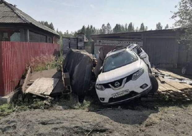 Водитель Nissan снес опору ЛЭП на Урале – пострадали трое взрослых и подросток