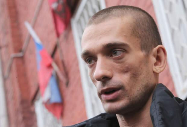 Художник Павленский: психопат-поджигатель или герой нашего времени?