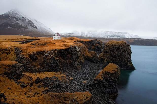 15. Одинокий дом. Исландия.