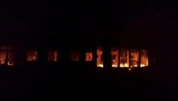 Здание больницы Врачей без границ после удара с воздуха в Кундузе