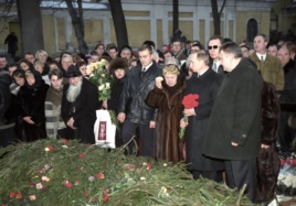 Похороны Анатолия Собчака на Никольском кладбище Александро-Невской Лавры