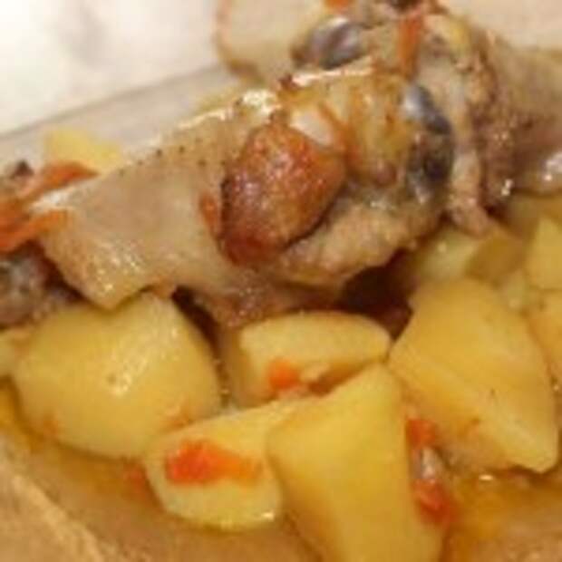 Жаркое из картофеля с курицей и грибами