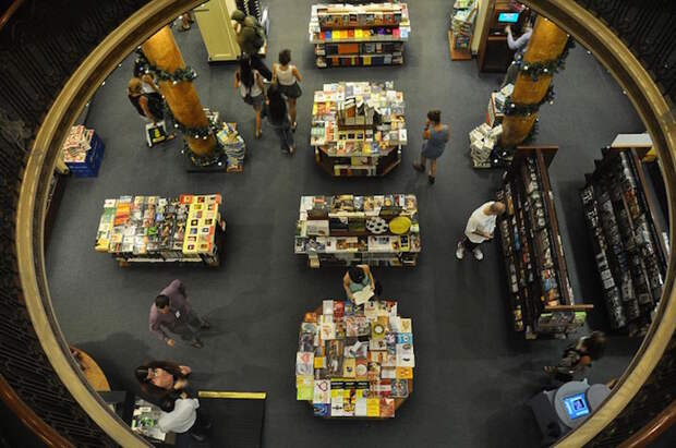 Рай для книголюбов: красивейший в мире книжный магазин в историческом здании театра