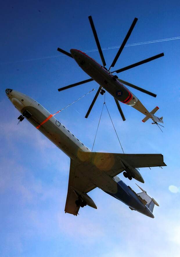APTOPIX EU Russia Airlifting
