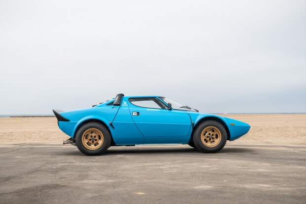 Очень редкий спорткар Lancia Stratos 1975 года выпуска