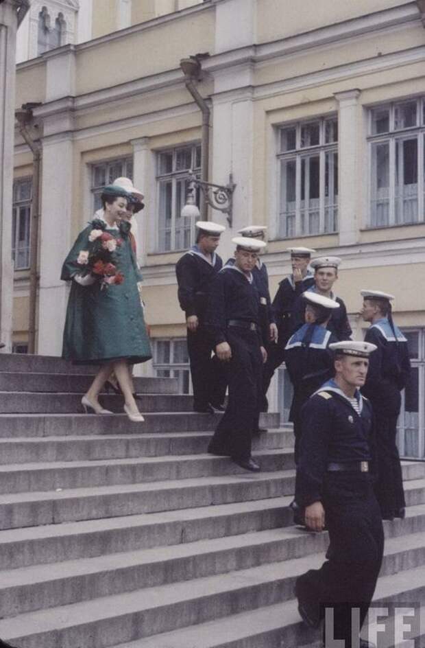 Christian Dior в Москве. 1959 год. (30 фото)