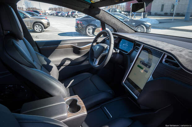 Tesla Model X: обзор удивительной машины