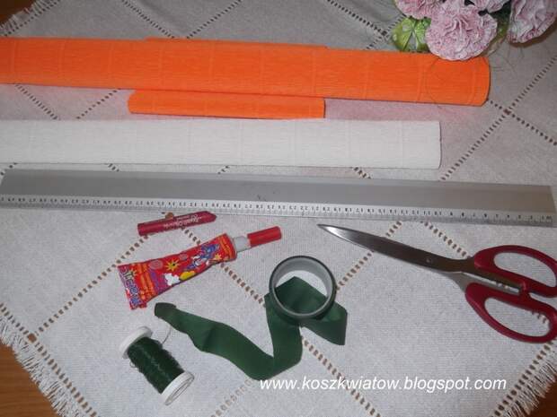 Гвоздики из гофрированной бумаги. Мастер-класс (7) (700x525, 269Kb)