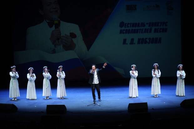 Более 600 заявок поступило на фестиваль патриотической песни имени Кобзона