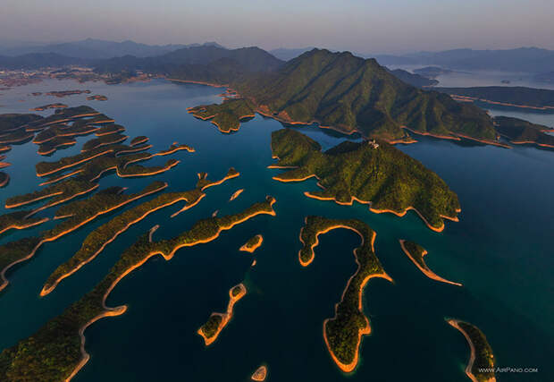 Озеро тысячи островов в Ханчжоу, Китай
