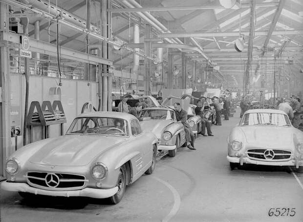Ручная сборка родстеров Mercedes-Benz в 1958 году Merceds, mercedes-benz, авто, автоистория, завод, производство, ретро фото, сборка
