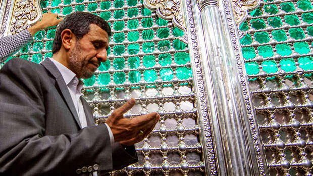 Экс-президент Ирана Ахмадинежад зарегистрировался для участия в выборах