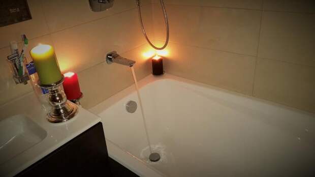 Ванная комната, свечи в ванной