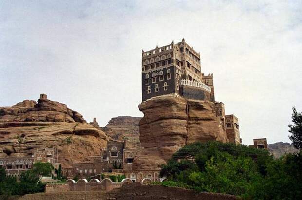Dar Al Hajar - горный дворец в Йемене.