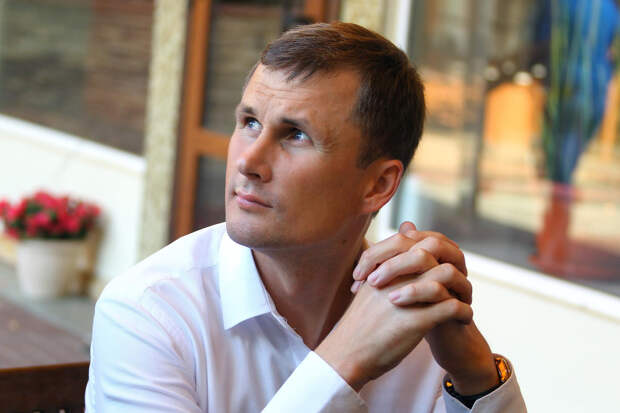 Арестован краснодарский вице-губернатор Коробка. У него нашли поместье с храмом и миллионы долларов, евро и рублей наличными