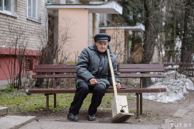 Дедушка со скворечниками из Минска стал героем соцсетей Instagram, дедушка, скворечник