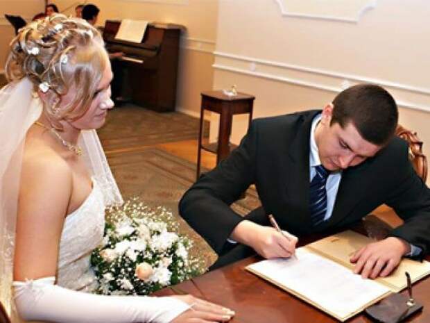 Система Интернет-свадьбы начала действовать в Петербурге