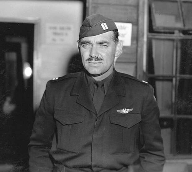 31. Звезда Голливуда Кларк Гейбл, капитан американских ВВС, 1943 год. вторая мировая война, история, фотография