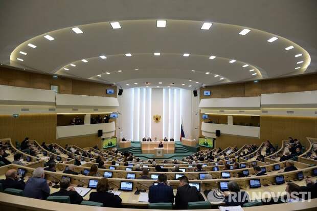 В СФ хотят внести в санкционный список Керри из-за визы Матвиенко