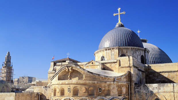 Храм Гроба Господня открыли для верующих перед схождением Благодатного огня