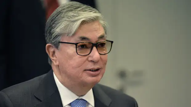 Токаев посмертно наградил за отвагу 16 военнослужащих и полицейских