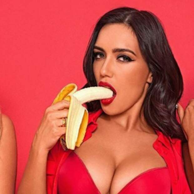 Солистка группы Serebro атаковала поклонников развратными фото