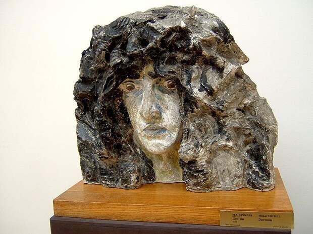 Голова демона, майолика, 1894 Голова демона, майолика, 1894 Врубель, биография, великие имена, искусство, картины, керамика, творчество, художник