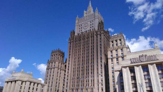 МИД РФ заявил, что посольство России на Украине работает в штатном режиме