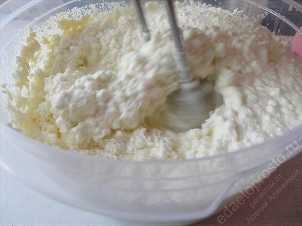 Миксер на кухне -  незаменимый помощник!. пошаговое фото этапа приготовления творожной запеканки