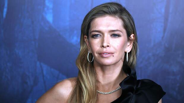 Вера Брежнева отказалась от русских песен и псевдонима