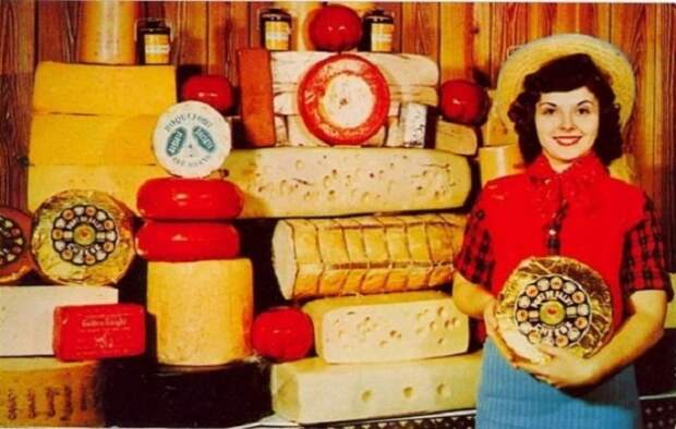 Рекламная открытка с сыром, выпускаемым продуктовой компанией «Hickory Farms».