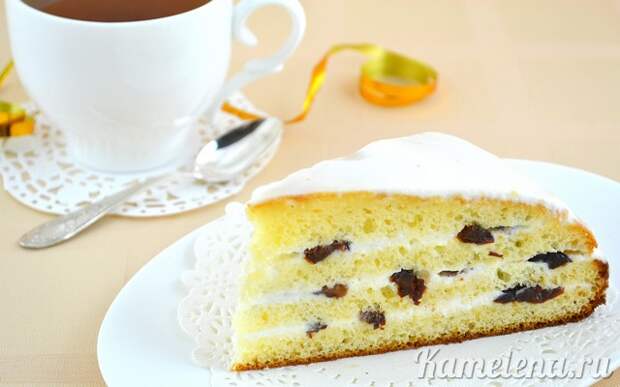 Сгущеночный торт со сметаной и черносливом — 12 шаг