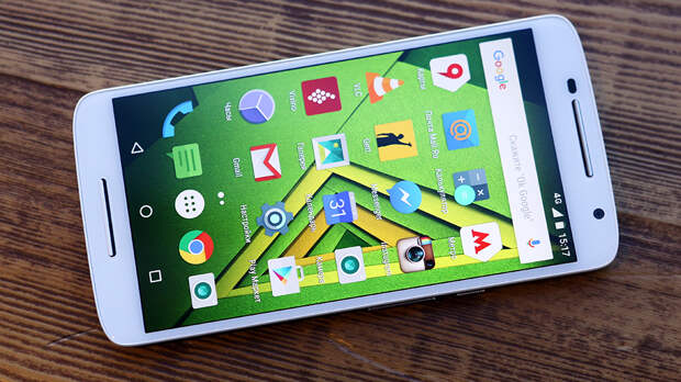 Moto X Play: яркий смартфон с ёмкой батареей