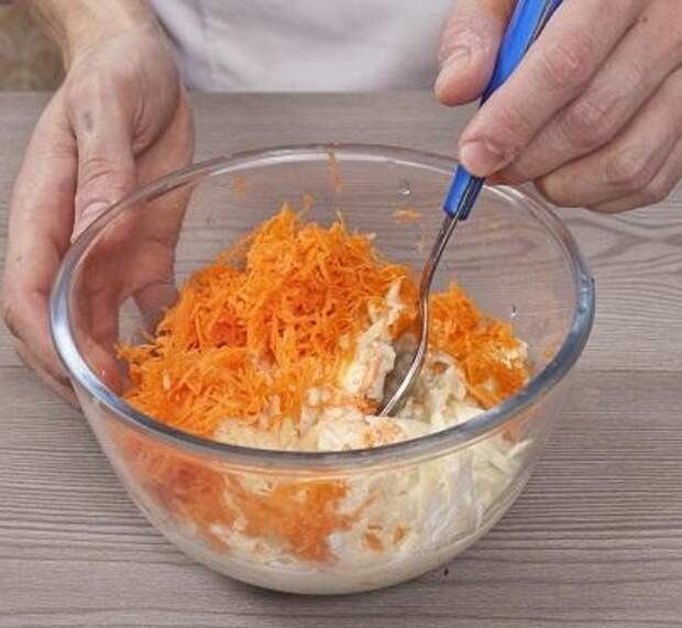 шаг 2 Соединям картофельную массу с морковной