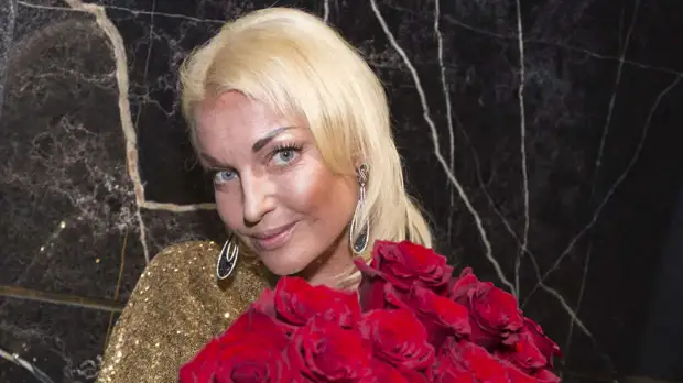 Волочкова опубликовала видео с музыкального вечера в ее особняке