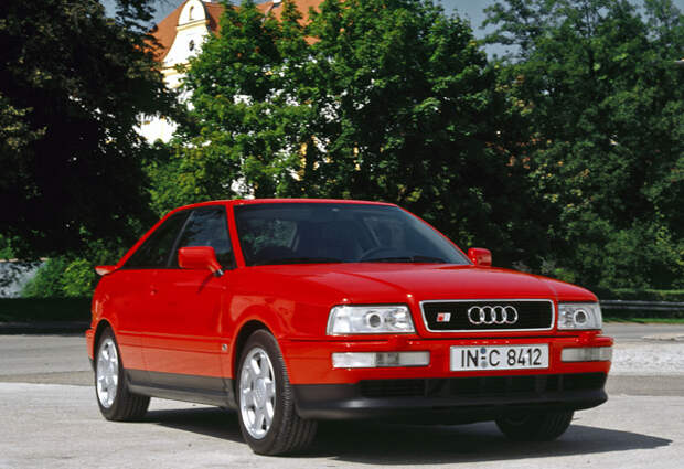 Старенький спорткар Audi Coupe 80 Старенький спорткар Audi Coupe 80