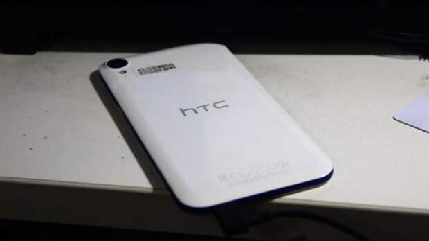 HTC Desire 830 сзади