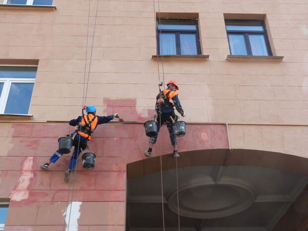 За год в Петербурге отремонтировали 438 нежилых зданий