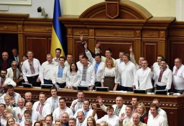 Перед голосованием за «безвизовый режим» депутаты заговорили о срочных служебных командировках Перед голосованием за «безвизовый режим» депутаты заговорили о срочных служебных командировках
