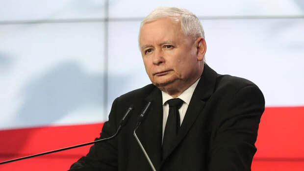 Глава партии «Право и справедливость» (PiS) Ярослав Качиньский ушел в отставку