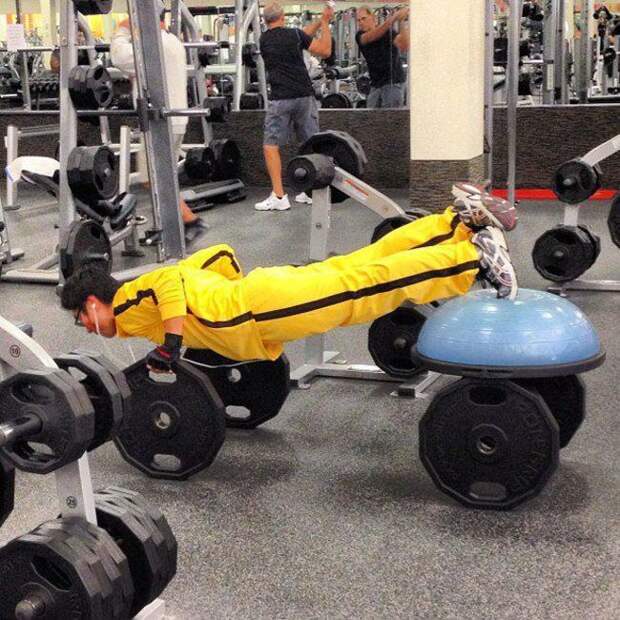 странный спортзал
