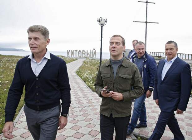 Дмитрий Медведев прибыл с визитом на Курилы