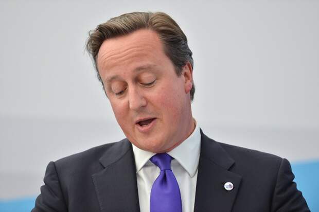 Утверждение премьер министра. Кэмерон смутился фото.