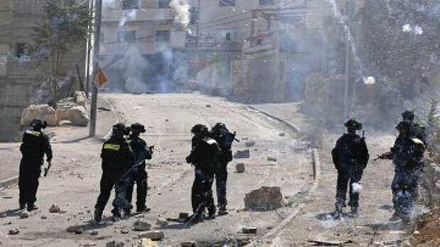 Столкновения израильских полицейских с палестинскими демонстрантами