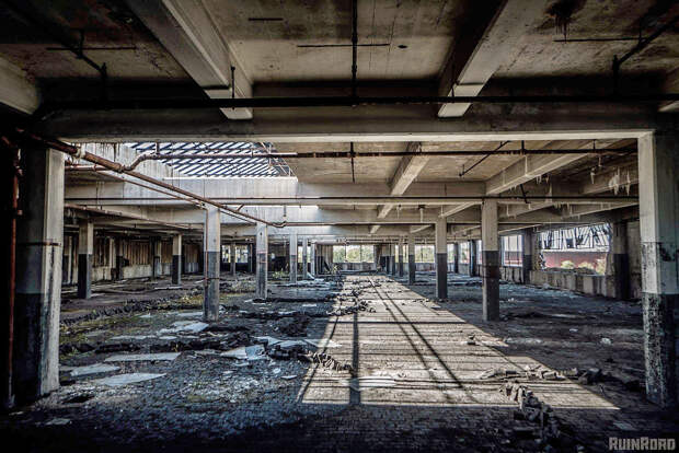 Заброшенный Детройт на снимках Кайла Бруки