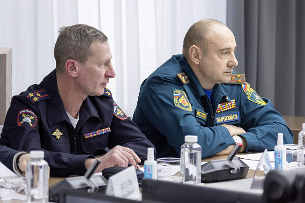 Пятерым водителям потребовалась помощь МЧС во время снегопада в Тульской области