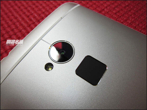 Официальный анонс смартфона HTC One MAX
