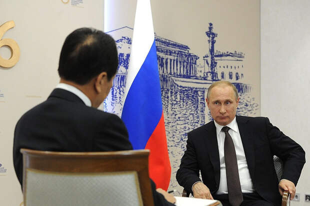 Путин назвал взаимодействие с Китаем фактором стабильности в мире