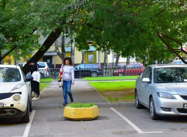 Проход для пешеходов в 1-м Саратовском проезде. Фото: Денис Афанасьев, «Юго-Восточный округ»