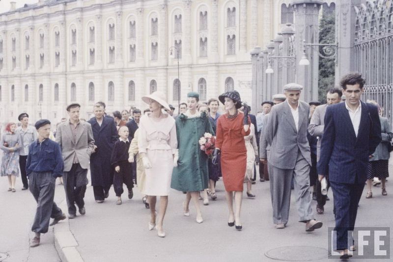 Christian Dior в Москве. 1959 год. (30 фото)
